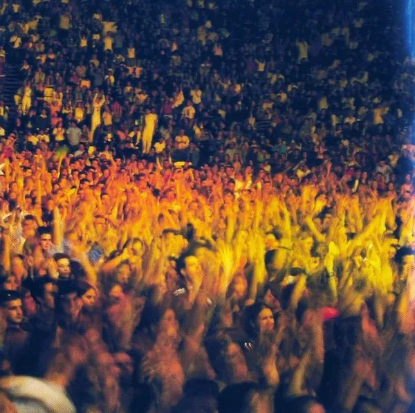 Booklet — Live, 10