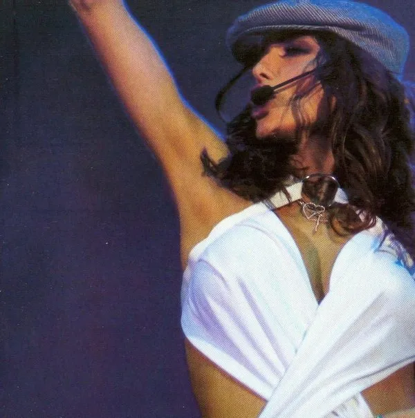 Booklet — Live, 12